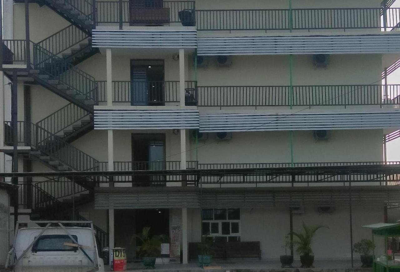 Reddoorz Plus At Pelita Guest House Balikpapan Balikpapan (Borneo) Exterior foto